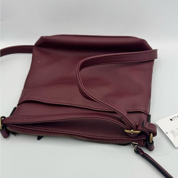 Style & Co Hudsonn Crossbody Bag red- Small, Zip Closure, Adjustable Strap - Picture 6 of 8